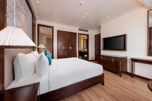 de la mont hotel ha giang