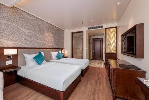 de la mont hotel ha giang