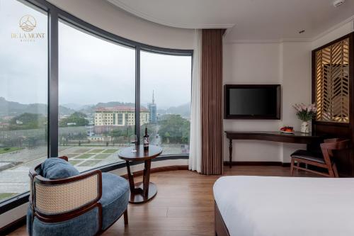 de la mont hotel ha giang