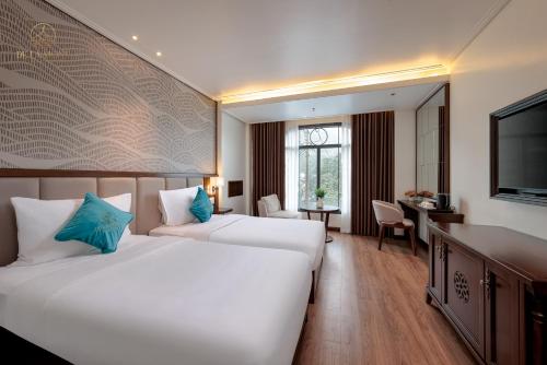 de la mont hotel ha giang