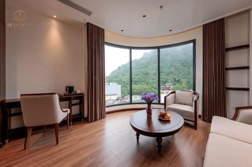 de la mont hotel ha giang