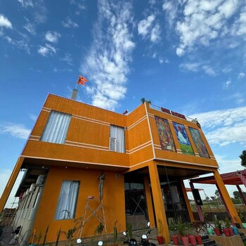 hotel raghukul