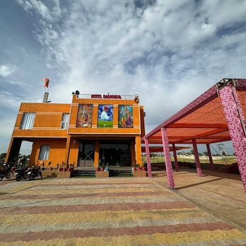 hotel raghukul