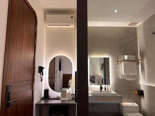 ong nhu 5 hotel