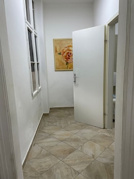 Cozy Studio Apt Near Rathausplatz,,3 star