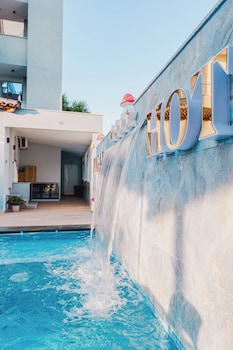 Hotel Zogaj,,3 star