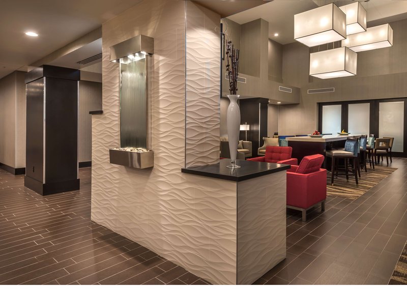 hampton inn and suites reno west
