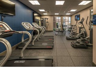 hampton inn and suites reno west