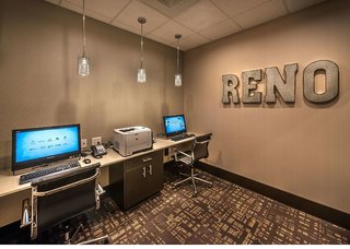 hampton inn and suites reno west