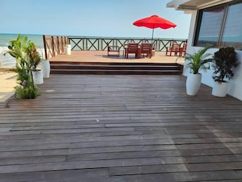 Kaylee Boutique Beach Resort - Kokrobite,,4 star