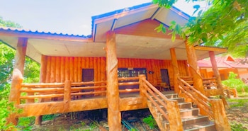 Oyo 75597 The Tewsone Resort,,2 star