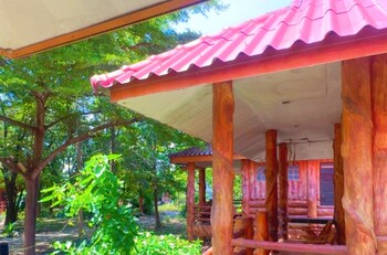 oyo 75597 the tewsone resort