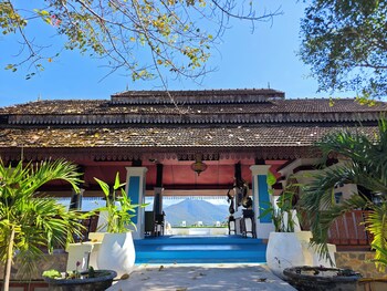 the moon rabbit resort pai
