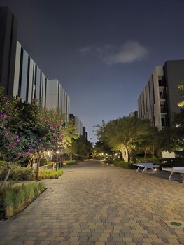 kuro elegant living