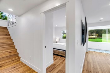 Sunny 3Br Retreat Near Everet Waterfront,,3 star