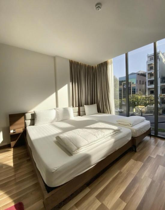 mbee hotel