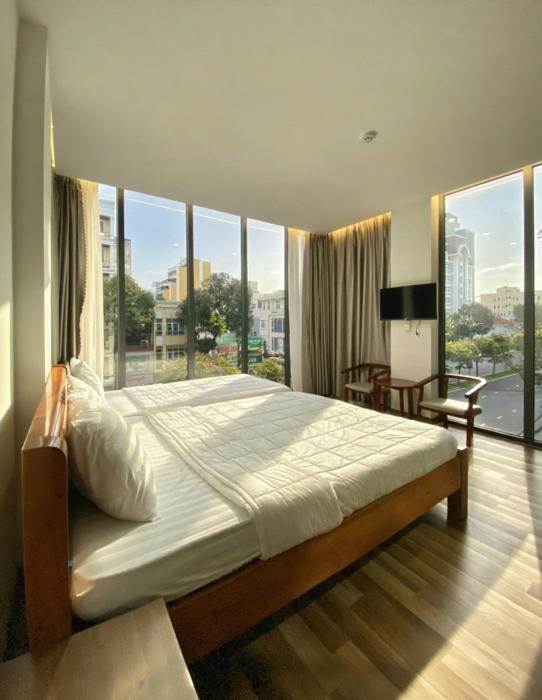mbee hotel