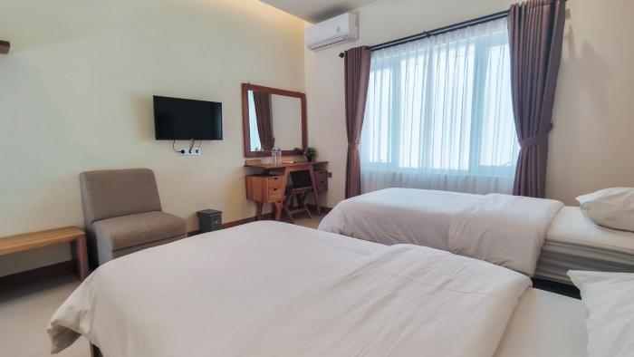 c family hotel