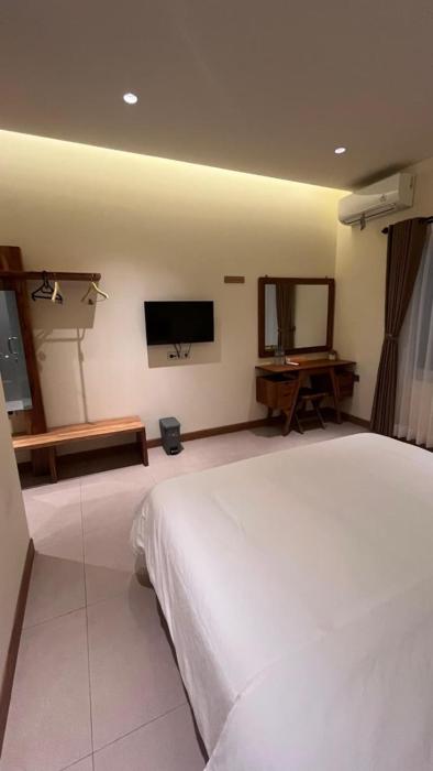 c family hotel