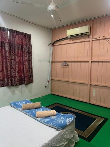 oyo 91250 roomstay awie