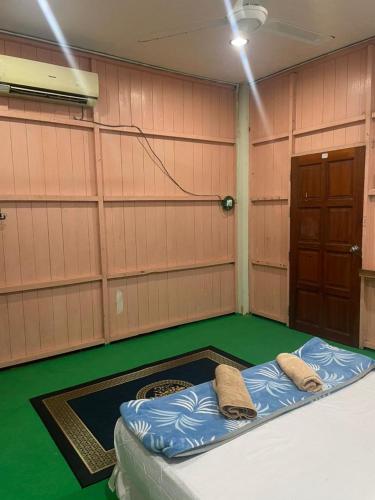oyo 91250 roomstay awie