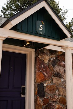 arkouda cabins