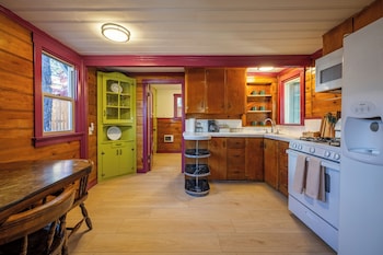 arkouda cabins