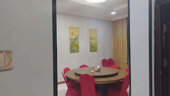 jun yue no 9 hotel