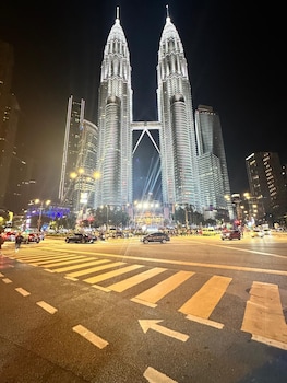 Sky Suites Homestay Klcc Area,,2 star