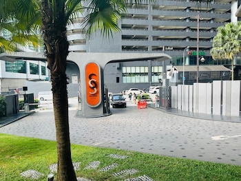 sky suites homestay klcc area