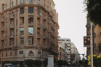 Brassbell | Dt | Hannaux | Tahrir Sq,,2 star