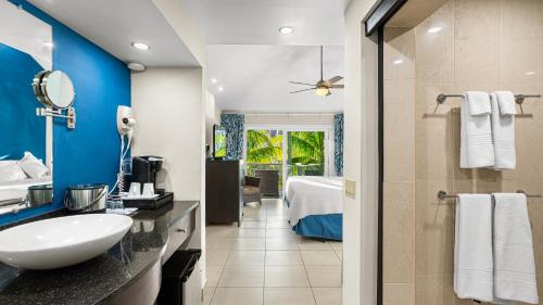 the moorings yacht club hotel