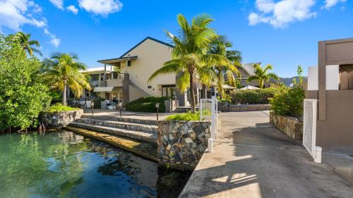 the moorings yacht club hotel