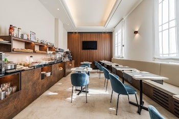 astoria comfort rooms