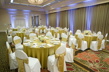 Airtel Plaza Hotel,Los Angeles>>Burbank,3 star