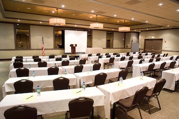Airtel Plaza Hotel,Los Angeles>>Burbank,3 star