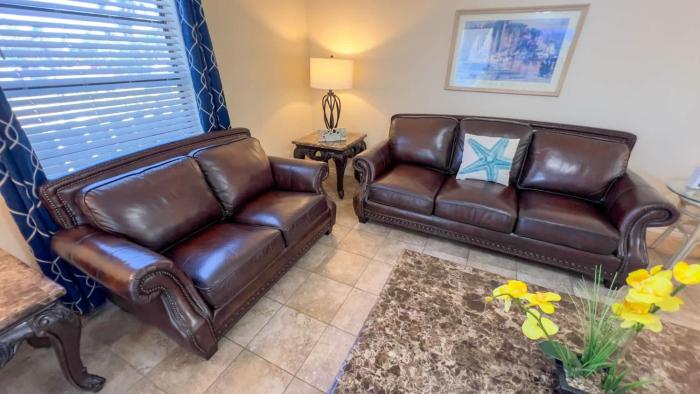 250 paces to beach pool 1st floor 2 bedroom condo