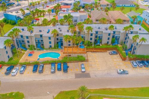 250 Paces To Beach Pool 1St Floor 2 Bedroom Condo,,3 star