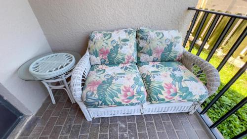 250 paces to beach pool 1st floor 2 bedroom condo