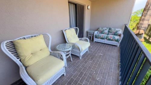 250 paces to beach pool 1st floor 2 bedroom condo