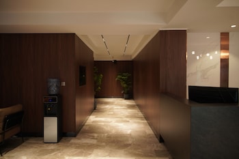 Happiness Hotel,,3 star