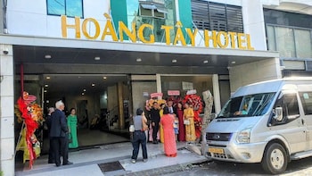 khach san hoang tay