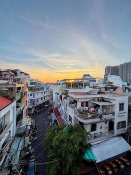khach san hoang tay