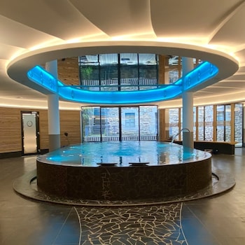 Coin D'aubrac Hotel, Restaurant & Spa De Luxe,Near Source Du Par,3 star