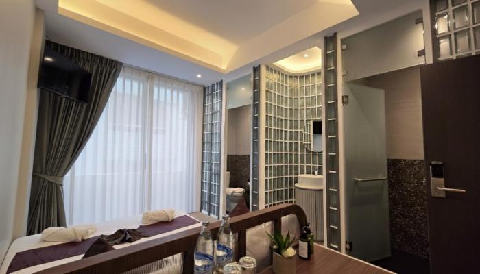 warm pillow hotel bangkok