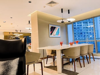 hotel residences at acqua