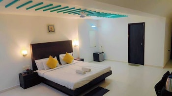 Hotel Relish Gujrat,,2 star