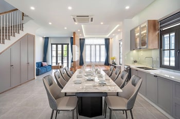 Suri Villa,,3 star