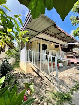 Bansuan Banjong Akkson,,2 star