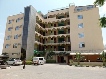grand oasis hotel wajir